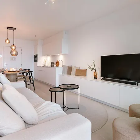 Huswell - Stylish With Harbour View Apartment Ostend
